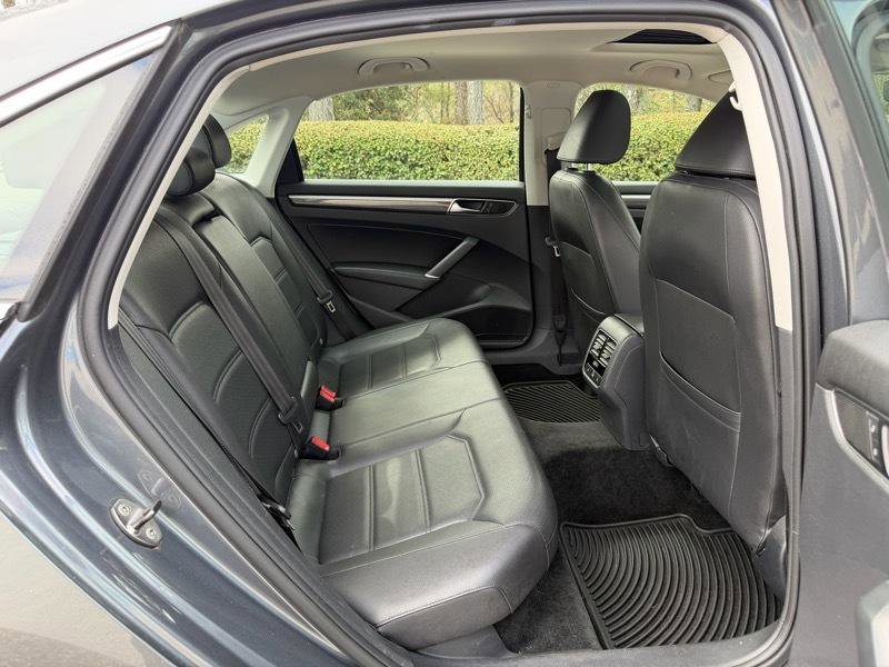 Used 2017 Volkswagen Passat 1.8T SE FWD image 26