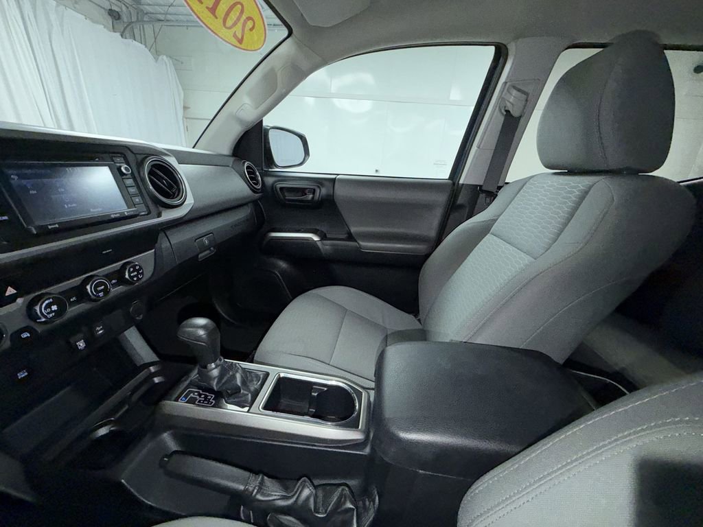 Used 2019 Toyota Tacoma SR5 AWD/4WD image 22