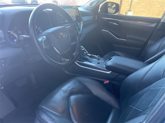 Used 2021 Toyota Highlander Platinum image 4