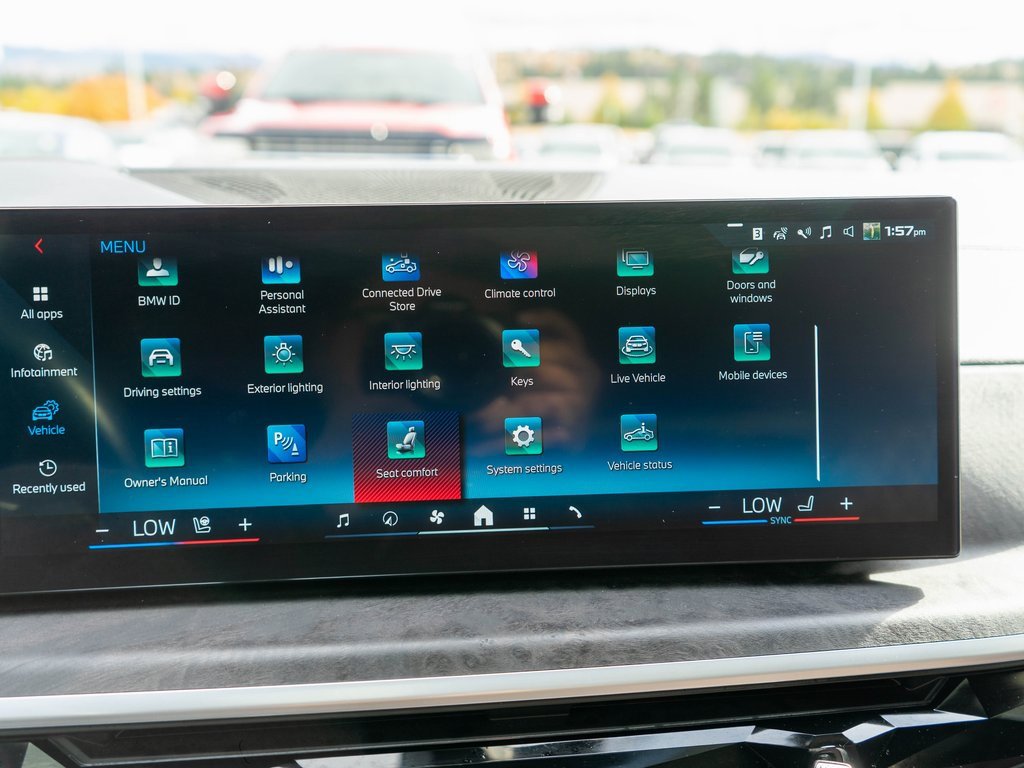 Used 2024 BMW X7 M60i image 27