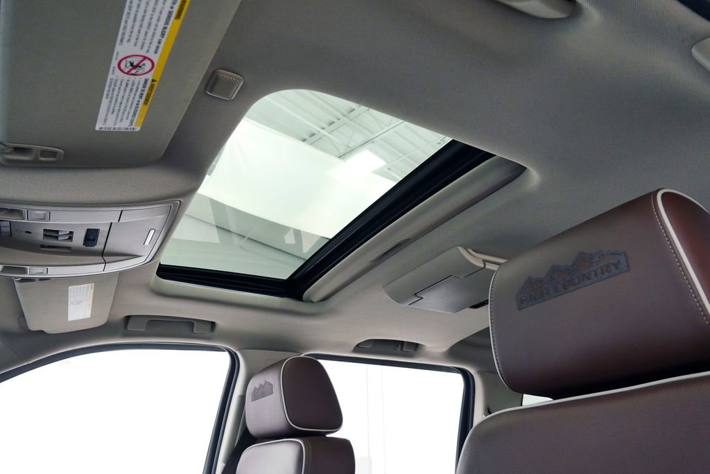 Used 2015 Chevrolet Silverado 3500 High Country w/ Duramax Plus Package image 35