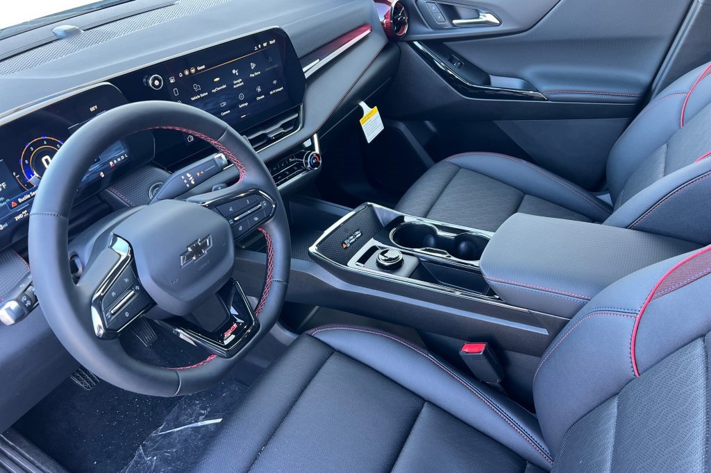 New 2026 Chevrolet Equinox RS w/ Convenience Package III image 7