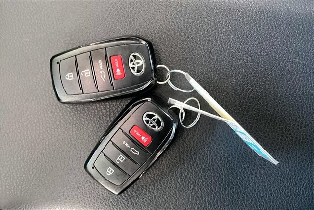 Used 2026 Toyota Camry SE AWD/4WD image 41