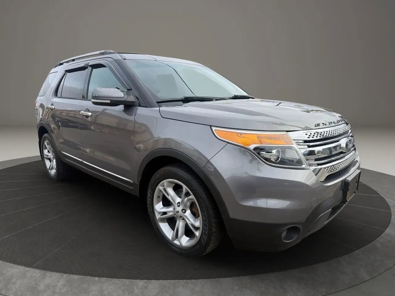 Used 2013 Ford Explorer Limited image 3