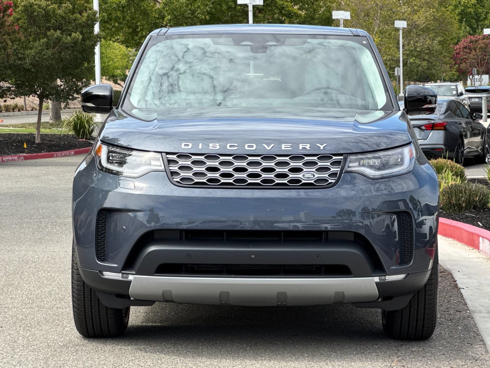New 2026 Land Rover Discovery S AWD/4WD image 9