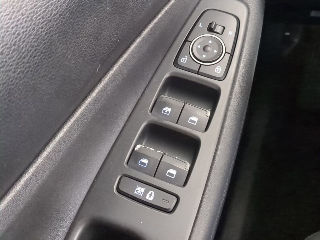 Used 2019 Hyundai Santa Fe SE image 26