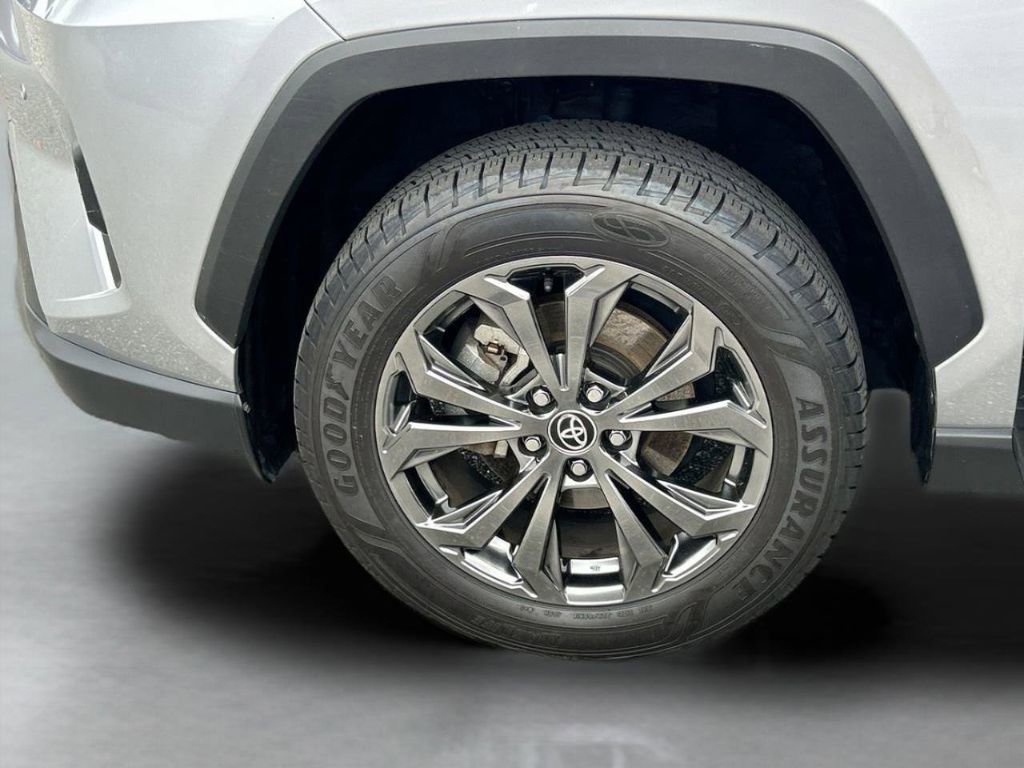 Used 2022 Toyota RAV4 Limited image 39