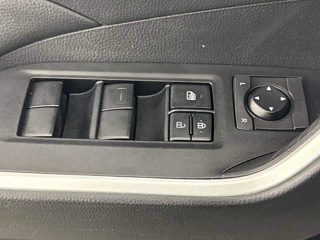 Used 2020 Toyota RAV4 XLE AWD/4WD image 28