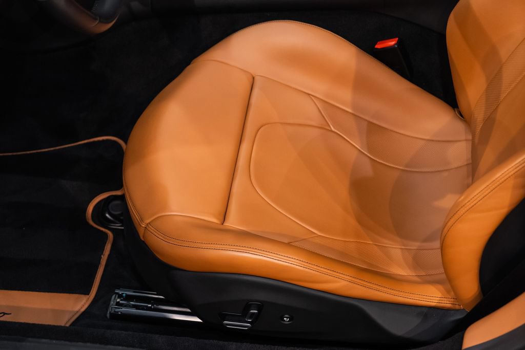 Certified 2020 Ferrari Portofino RWD image 28
