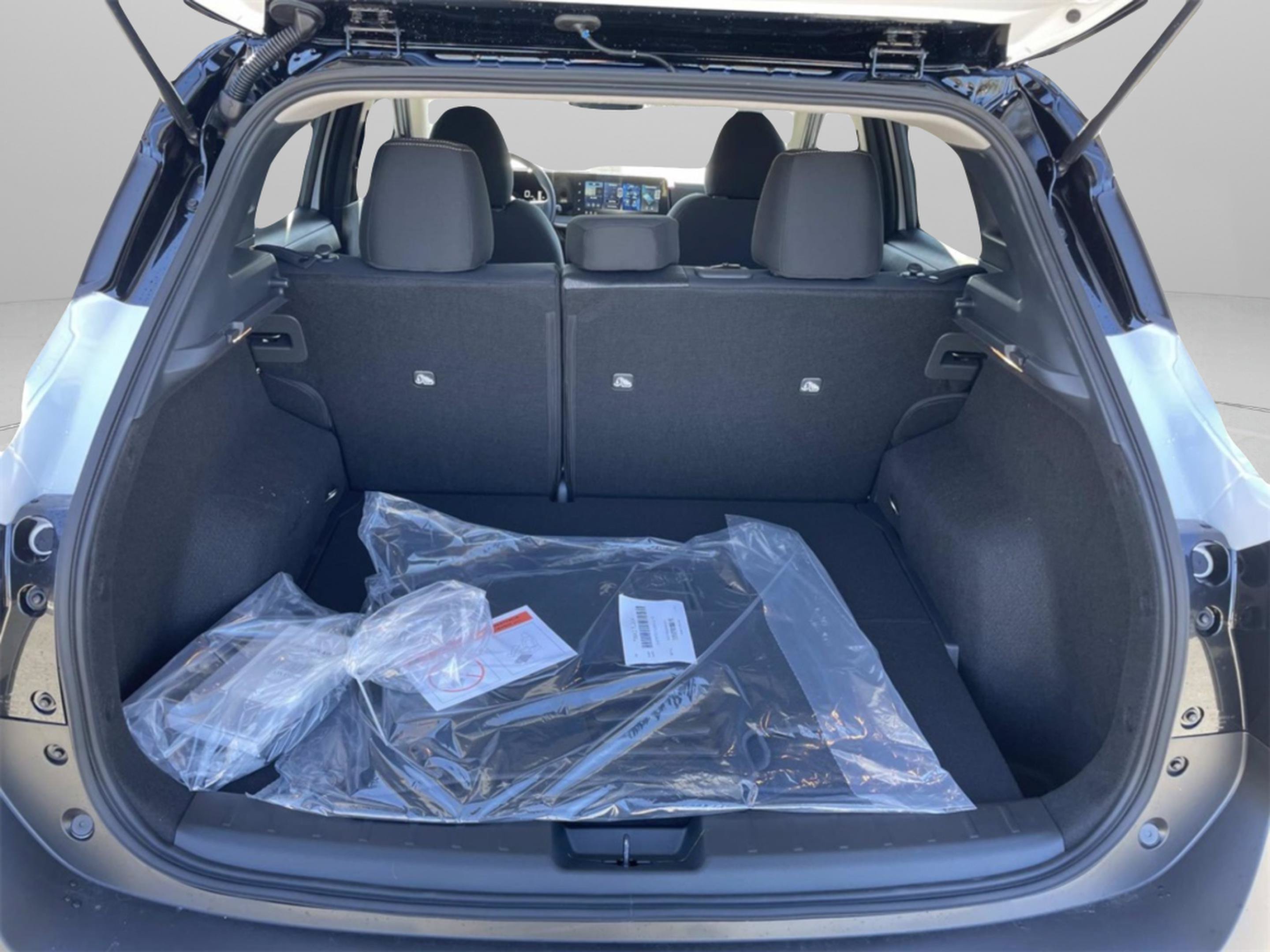 New 2026 Nissan Kicks SV w/ Cold Weather Package FWD image 23
