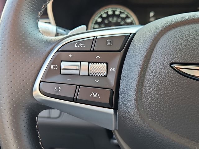 Used 2025 Genesis G70 2.5T image 25