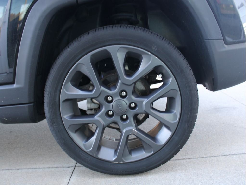 Certified 2021 Jeep Compass Latitude image 12