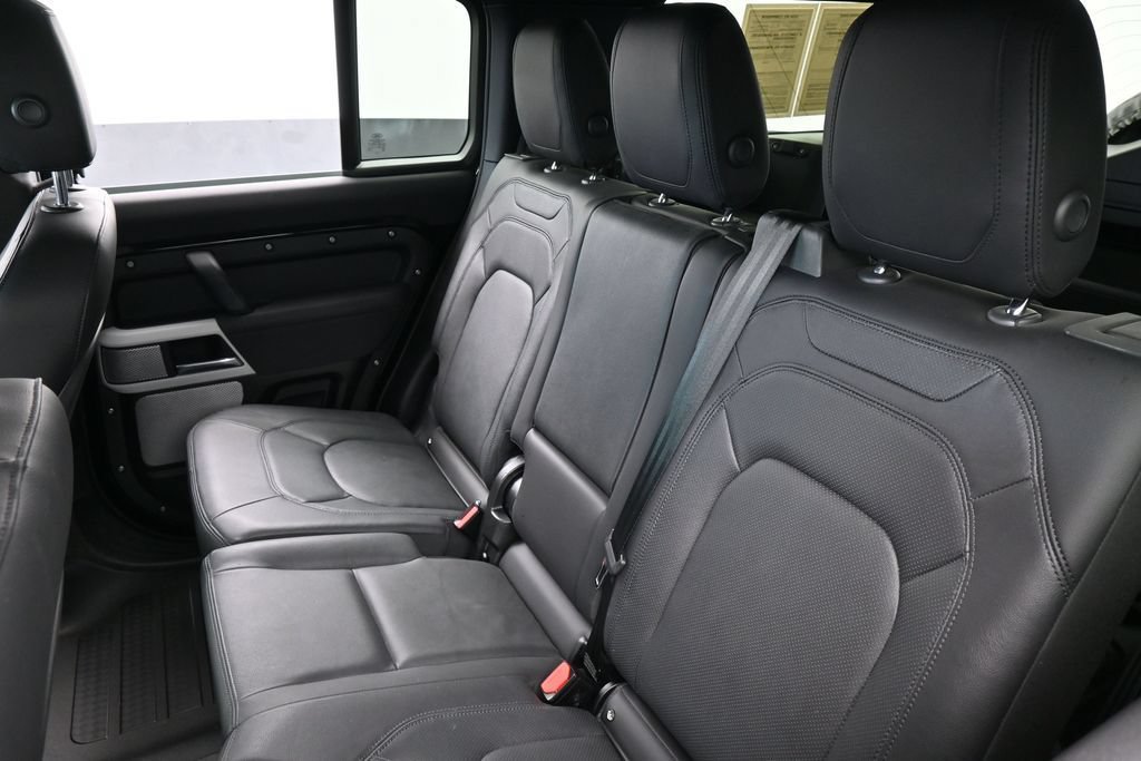Used 2023 Land Rover Defender 130 SE AWD/4WD image 36