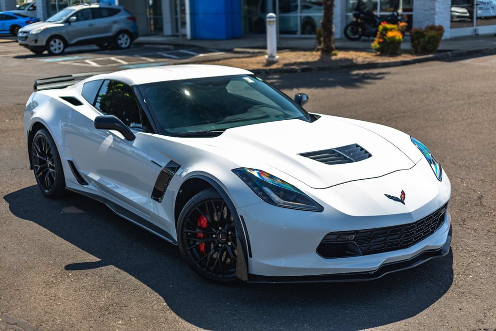 Used 2016 Chevrolet Corvette Z06 w/ 3LZ Preferred Equipment Group RWD video 2