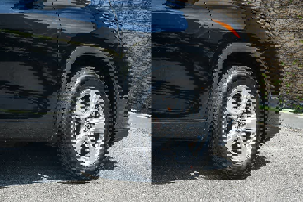 Used 2023 Toyota Highlander LE image 11