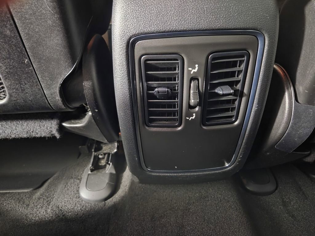 Certified 2022 Jeep Grand Cherokee Laredo E image 27