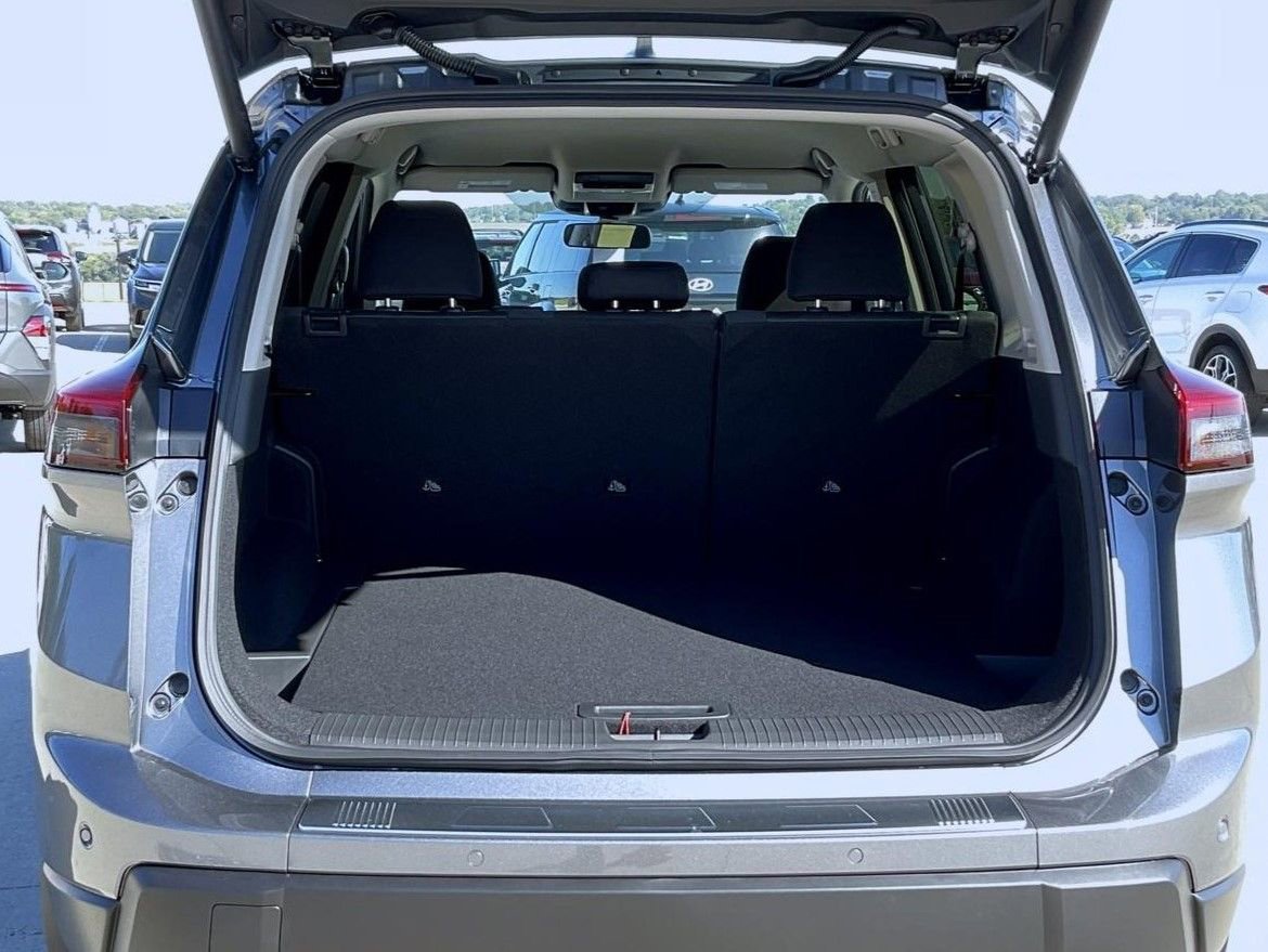 New 2026 Nissan Rogue SV image 10