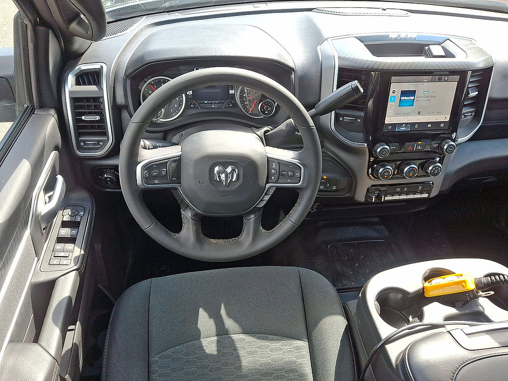 Used 2025 RAM 5500 4x4 Crew Cab image 12