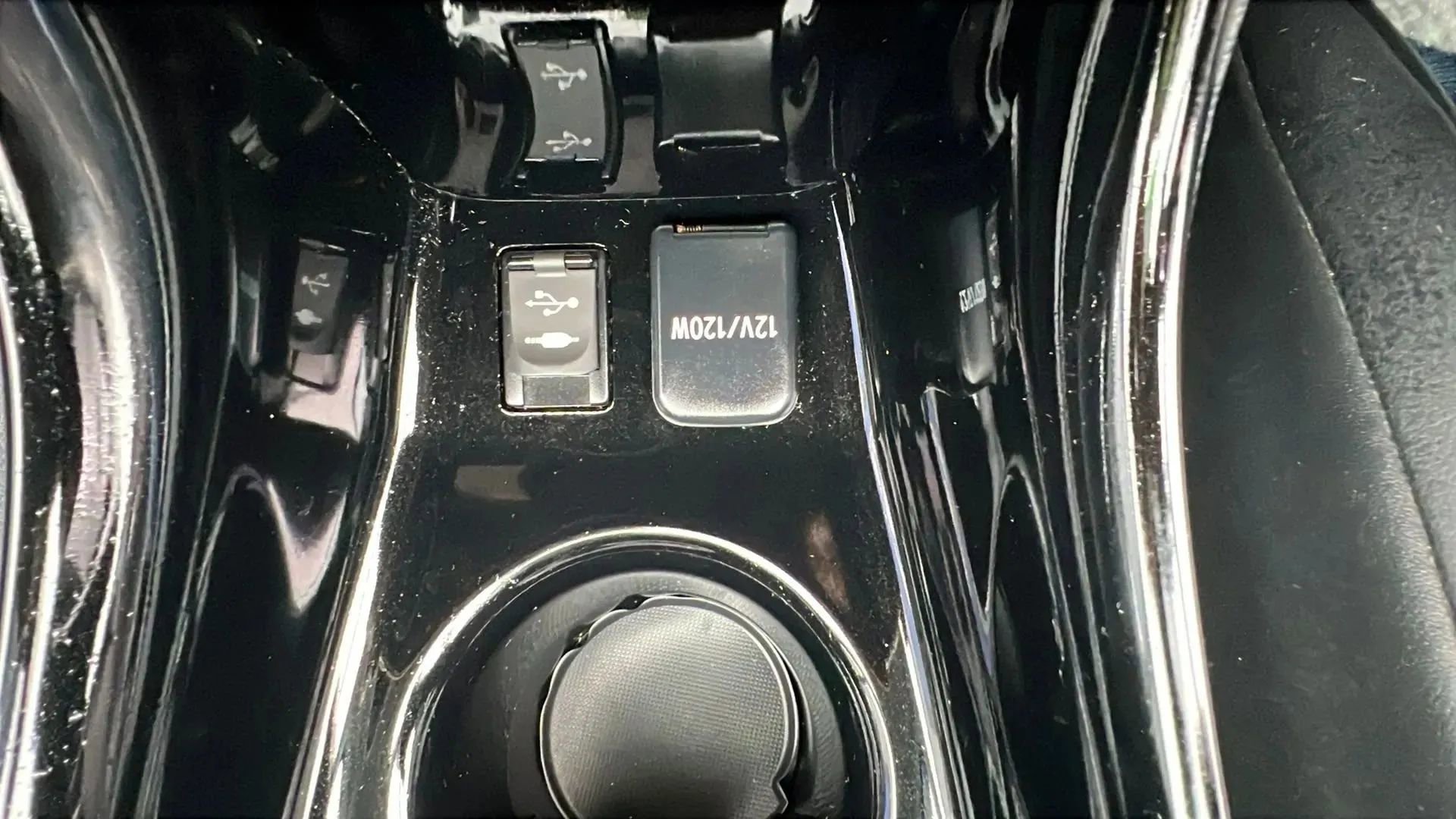 Used 2017 Toyota Prius Prime Advanced w/ Preferred Accessory Package image 23