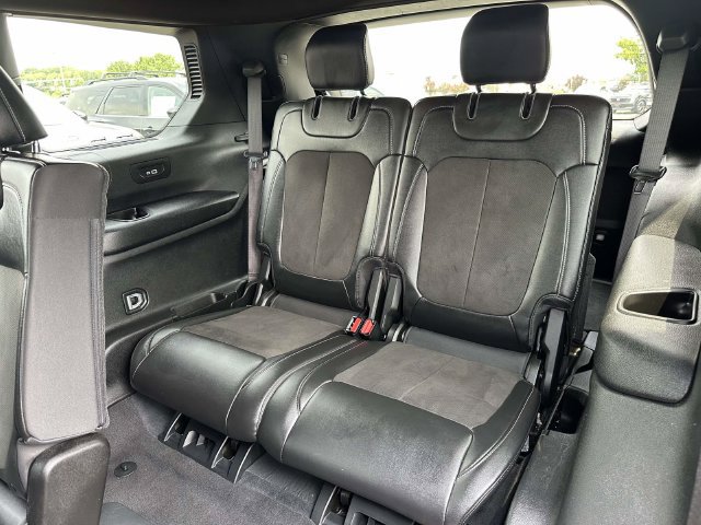 Used 2023 Jeep Grand Cherokee L Laredo AWD/4WD image 17