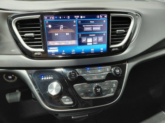 Used 2025 Chrysler Pacifica Select image 31