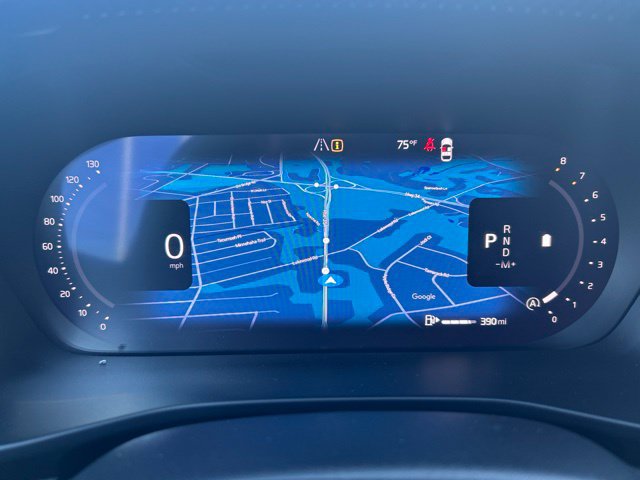 Certified 2026 Volvo XC40 B5 Plus AWD/4WD image 22