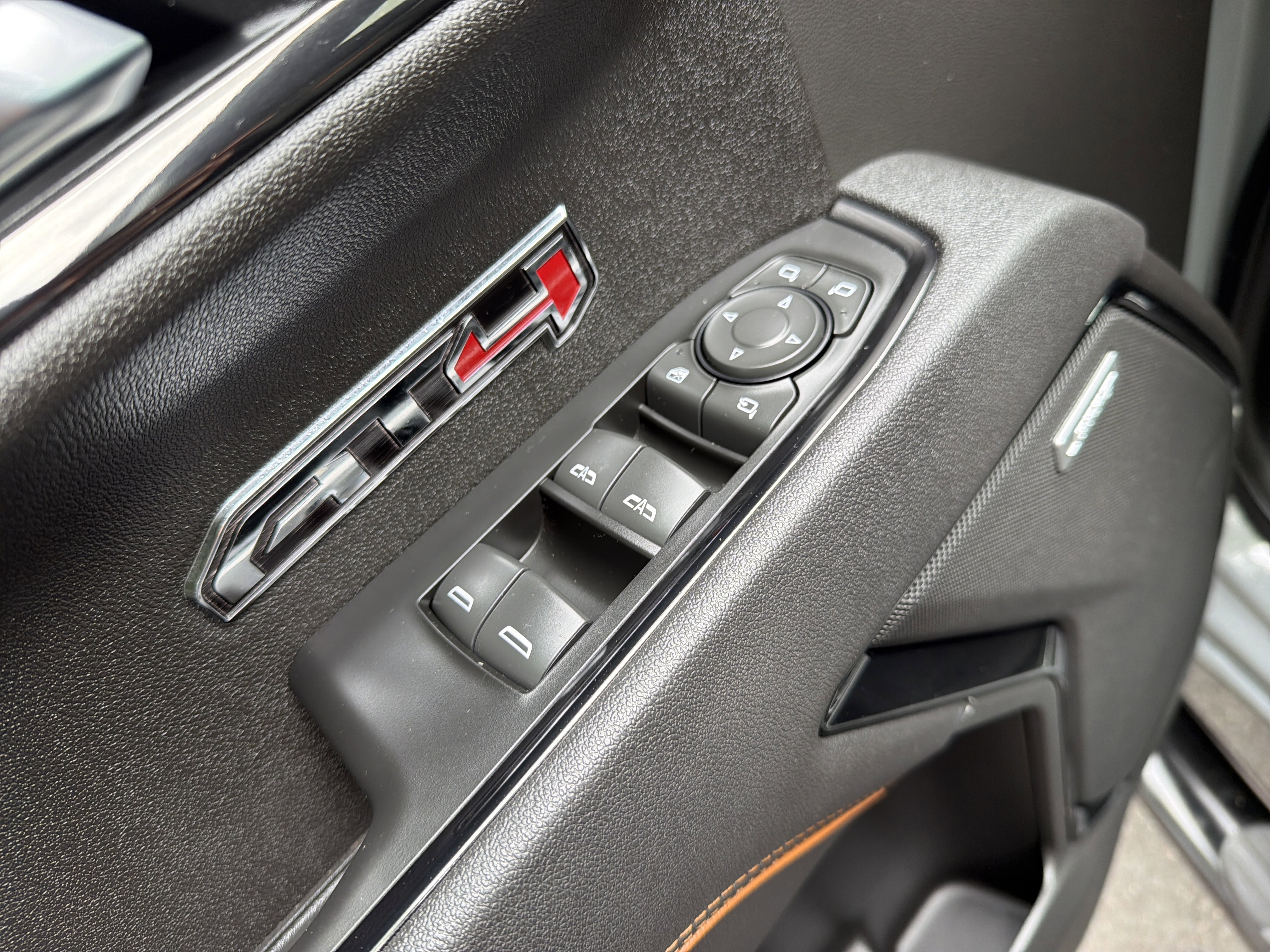 Used 2025 GMC Sierra 1500 AT4 w/ AT4 Premium Package AWD/4WD image 15