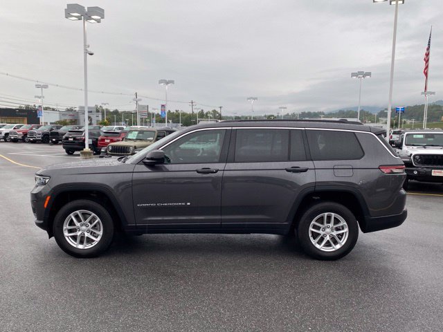 Used 2025 Jeep Grand Cherokee L Laredo AWD/4WD image 2