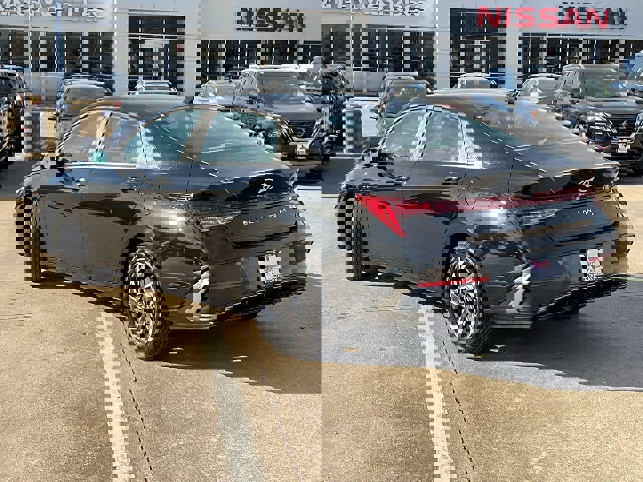 Used 2025 Hyundai Elantra SEL image 7