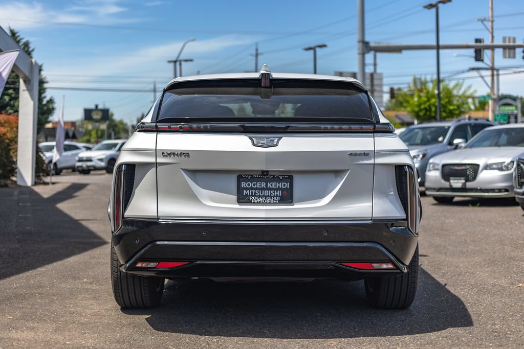 Used 2024 Cadillac Lyriq Luxury RWD image 8