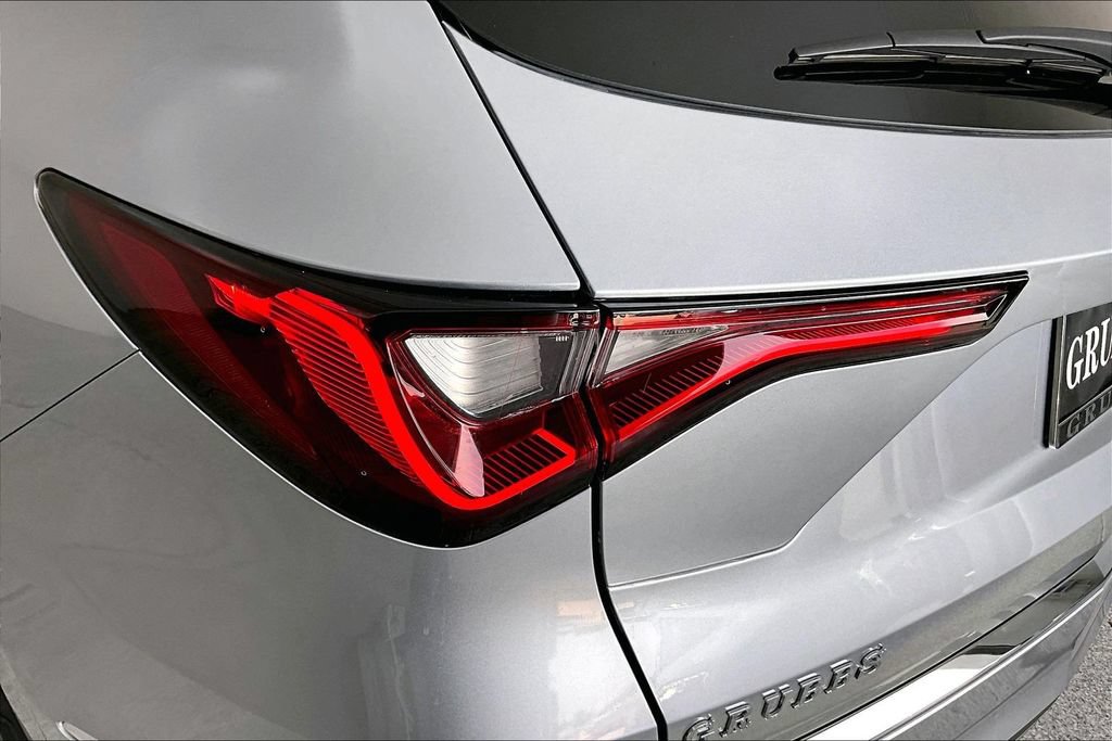 Certified 2026 Acura MDX w/ Technology Package FWD image 36