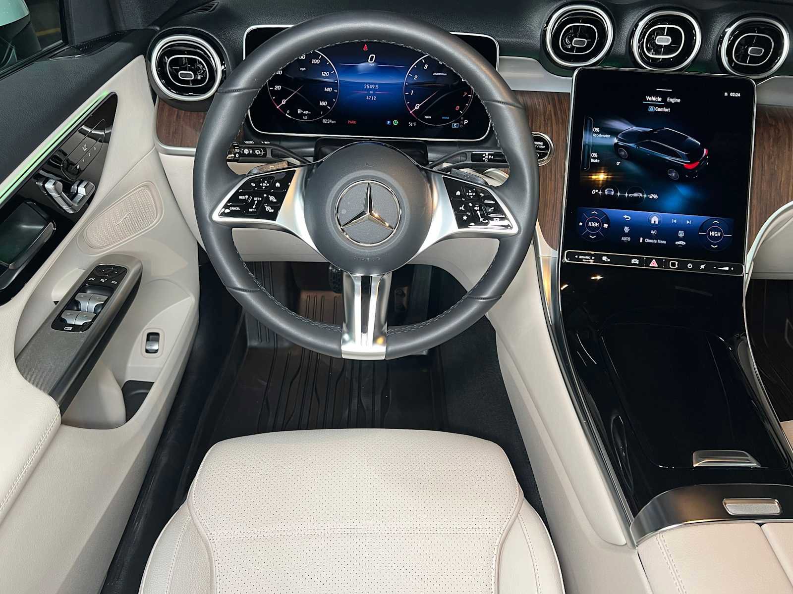 Certified 2025 Mercedes-Benz GLC 300 4MATIC image 41