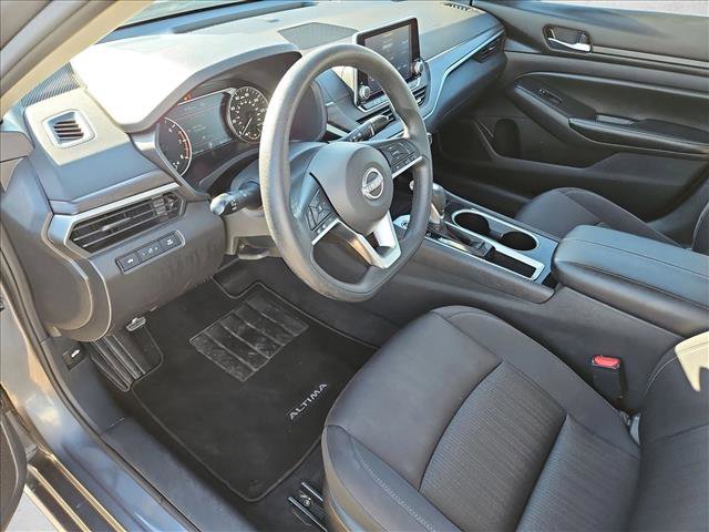 Used 2024 Nissan Altima 2.5 SV image 10