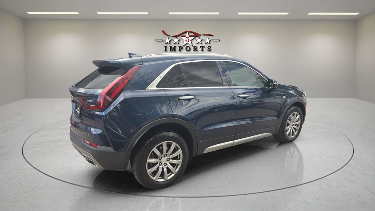 Used 2022 Cadillac XT4 Premium Luxury w/ Cold Weather Package AWD/4WD image 5