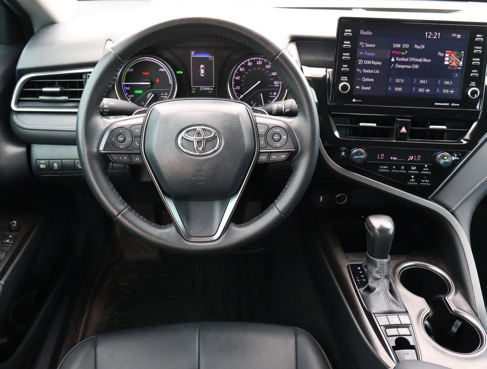 Used 2024 Toyota Camry SE image 10