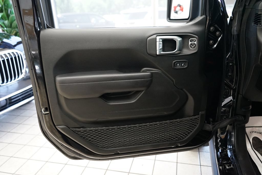 Used 2024 Jeep Wrangler Unlimited AWD/4WD image 24