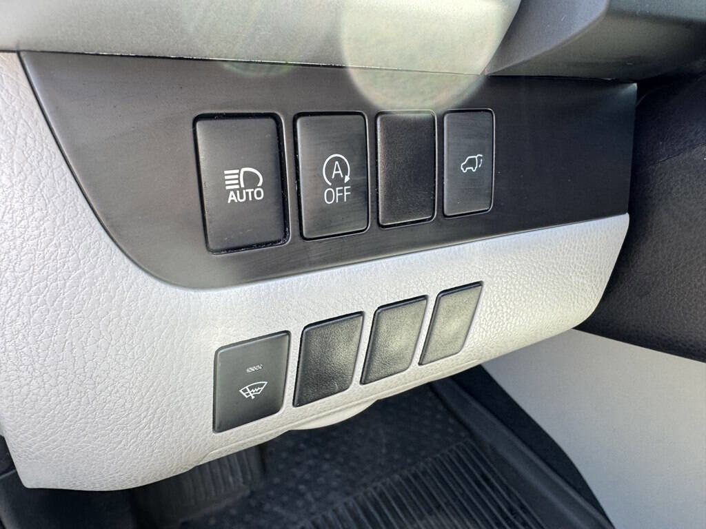 Used 2017 Toyota Highlander XLE image 25