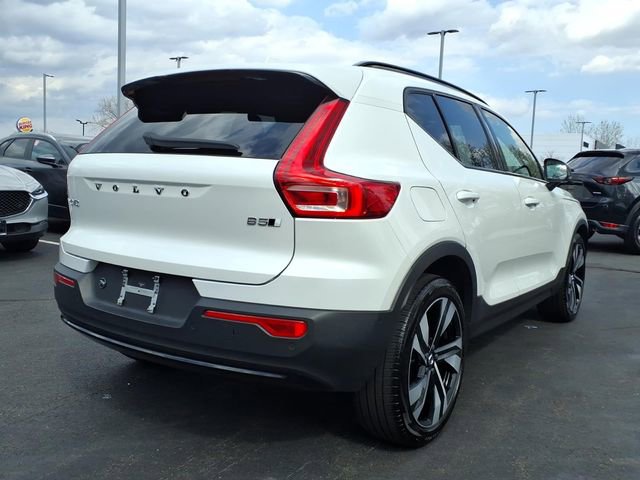 Used 2023 Volvo XC40 B5 Plus w/ Driver Assist Package image 4