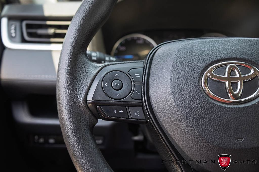 Used 2021 Toyota RAV4 XLE w/ Convenience Package AWD/4WD image 25