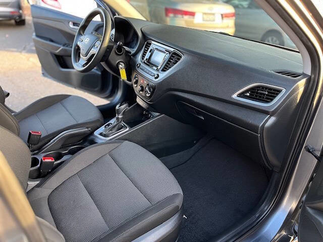 Used 2019 Hyundai Accent SE image 11