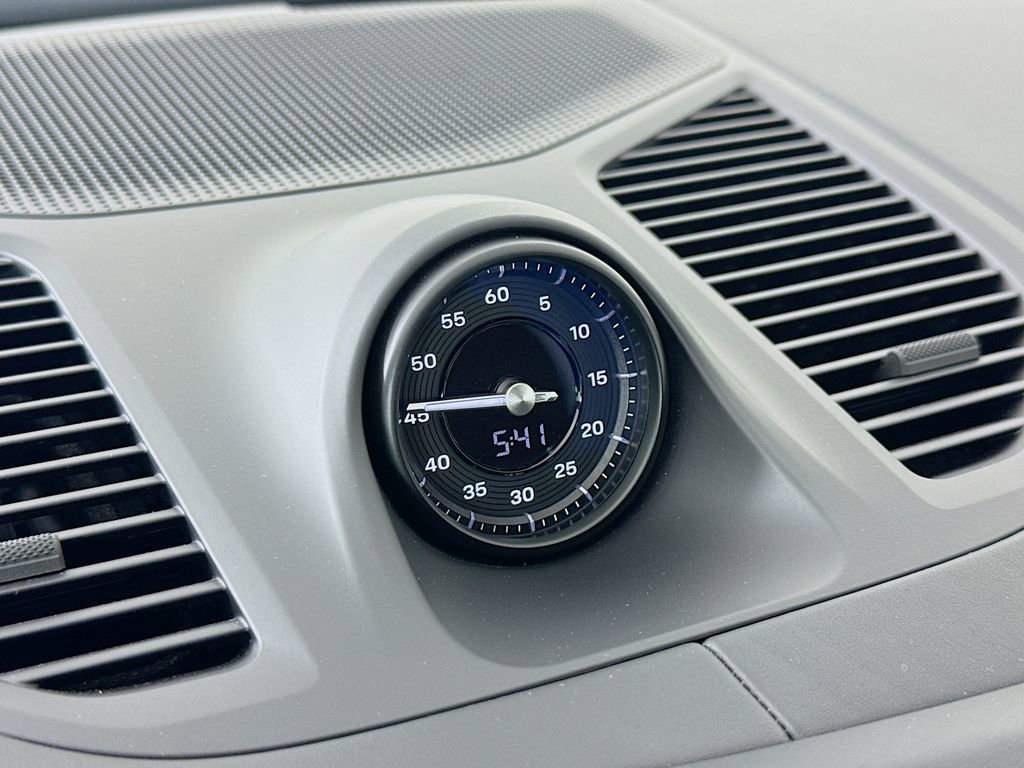 Certified 2025 Porsche Cayenne E-Hybrid image 17