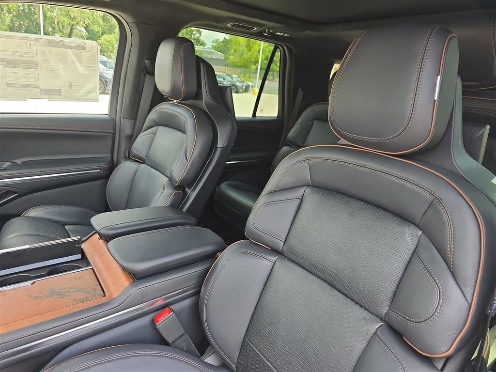 New 2025 Lincoln Navigator L Black Label image 18