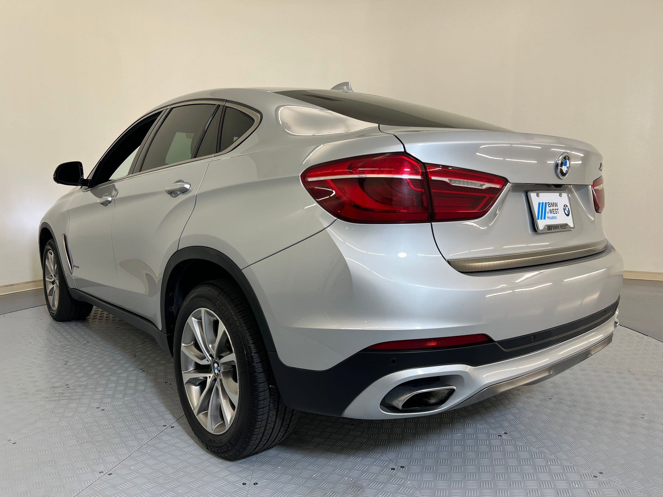 Used 2019 BMW X6 sDrive35i image 3