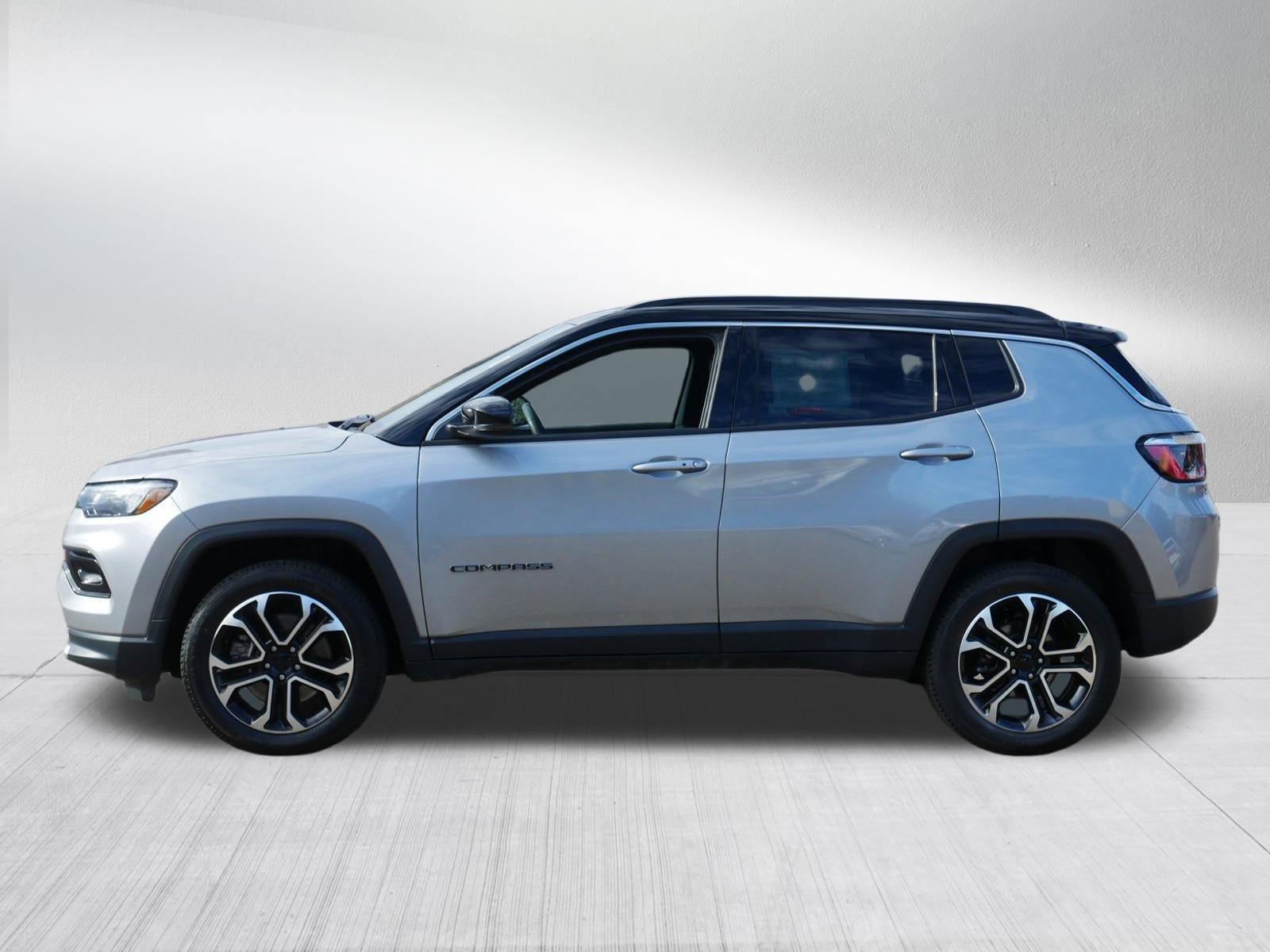 Used 2024 Jeep Compass Limited image 4