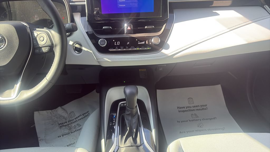Used 2025 Toyota Corolla SE w/ SE Package FWD image 16