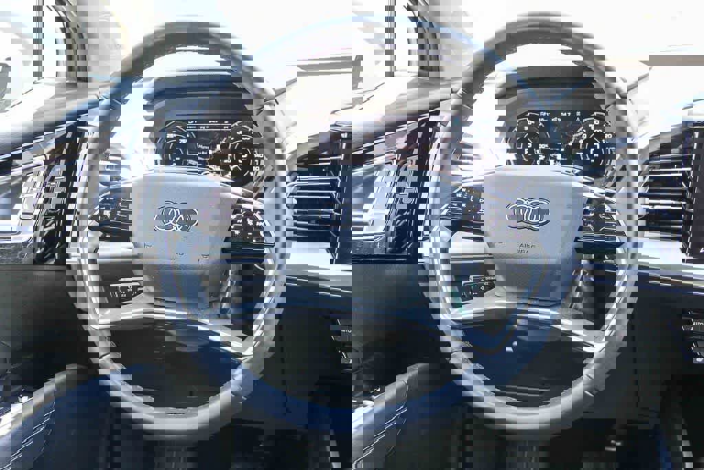 Used 2023 Audi Q4 e-tron Premium Plus w/ Premium Plus image 16