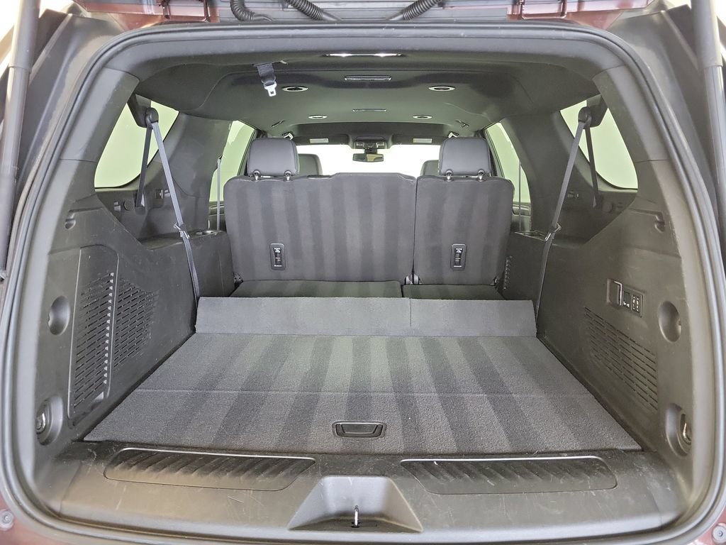 Used 2022 Chevrolet Suburban LT w/ Luxury Package RWD image 26