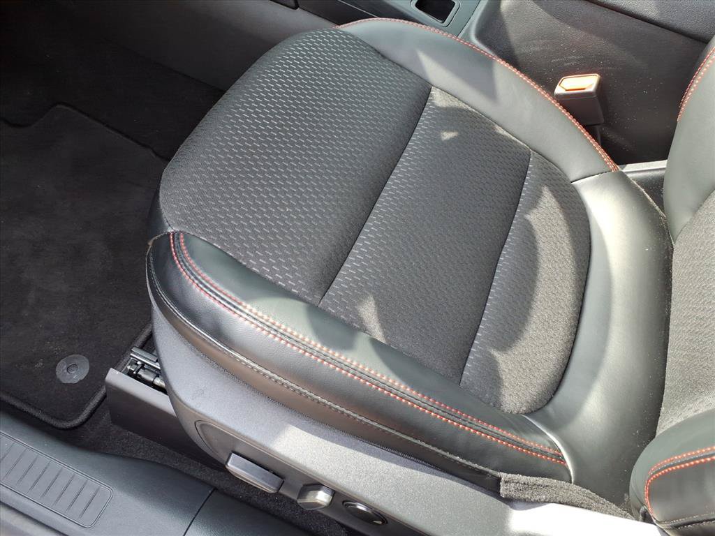 Used 2025 Ford Escape ST-Line w/ Equipment Group 301A FWD image 10