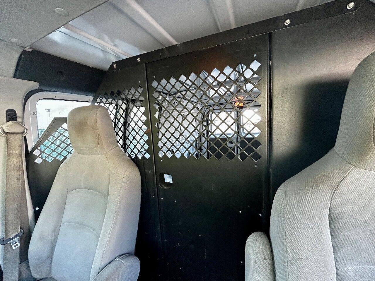 Used 2014 Ford E-250 and Econoline 250 w/ Power Group RWD image 11