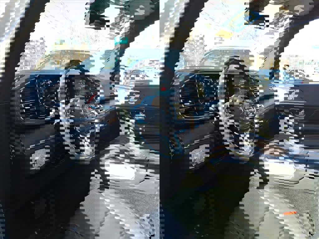 Used 2023 Mercedes-Benz GLS 450 4MATIC image 18